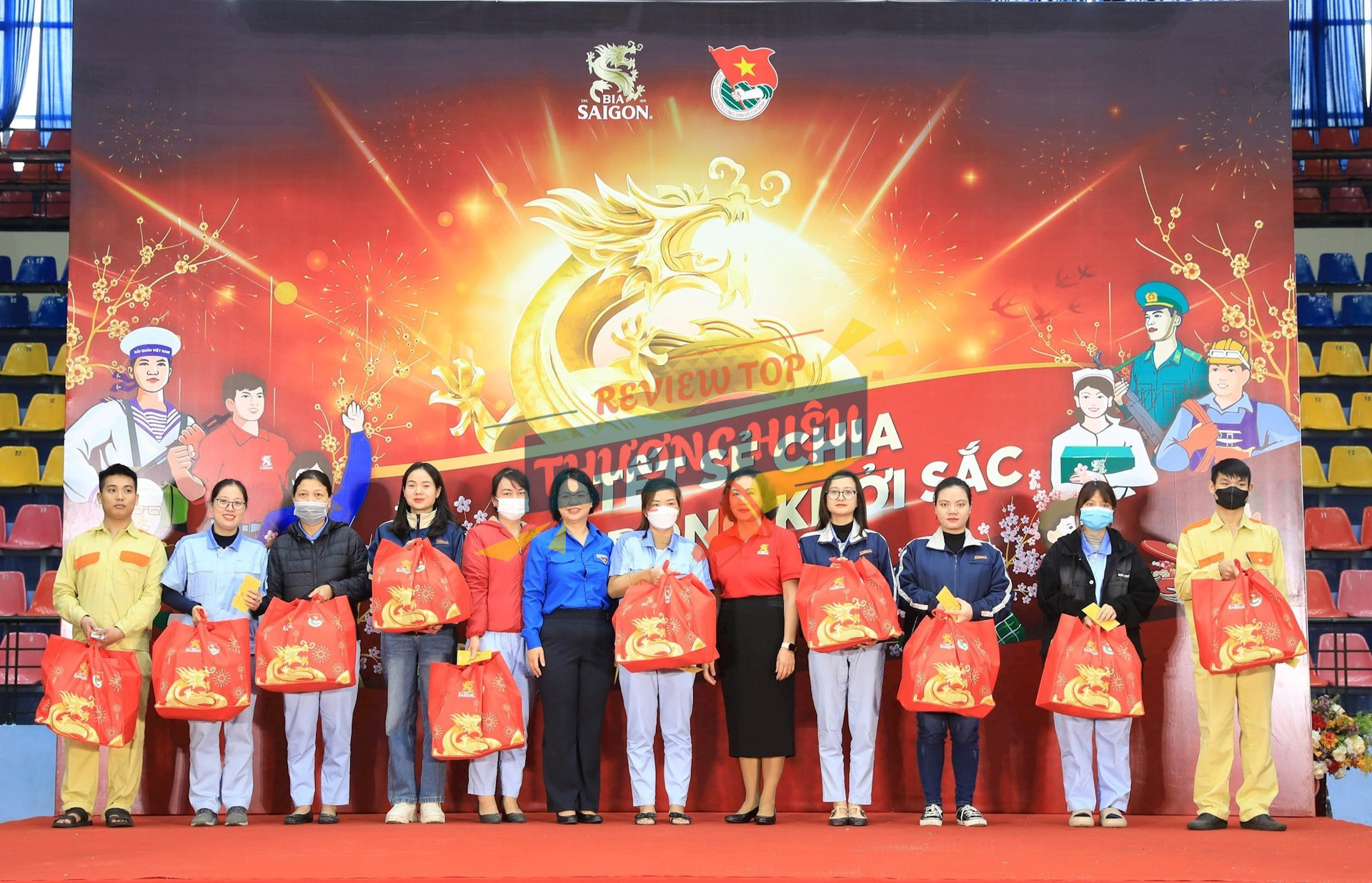 Chương trình Tết sẻ chia, năm Rồng khởi sắc