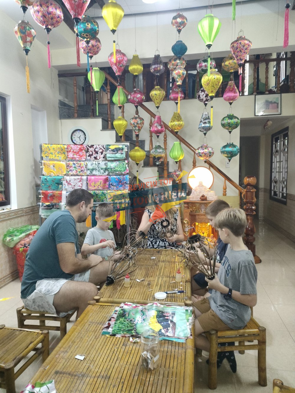 Giới thiệu Tour Coconut Basket Boat Tour Hoi An tại Làng Dừa Xanh chi tiết từ A đến Z 13 Không gian trải nghiệm lớp học làm đèn lồng và ẩm thực truyền thống tại Làng Dừa Xanh