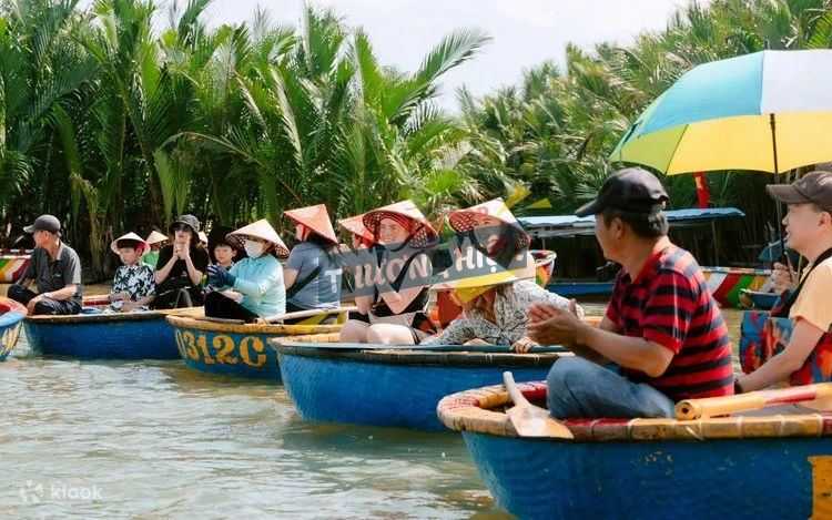 Trải nghiệm thực tế tour thuyền thúng tại Làng Dừa Xanh